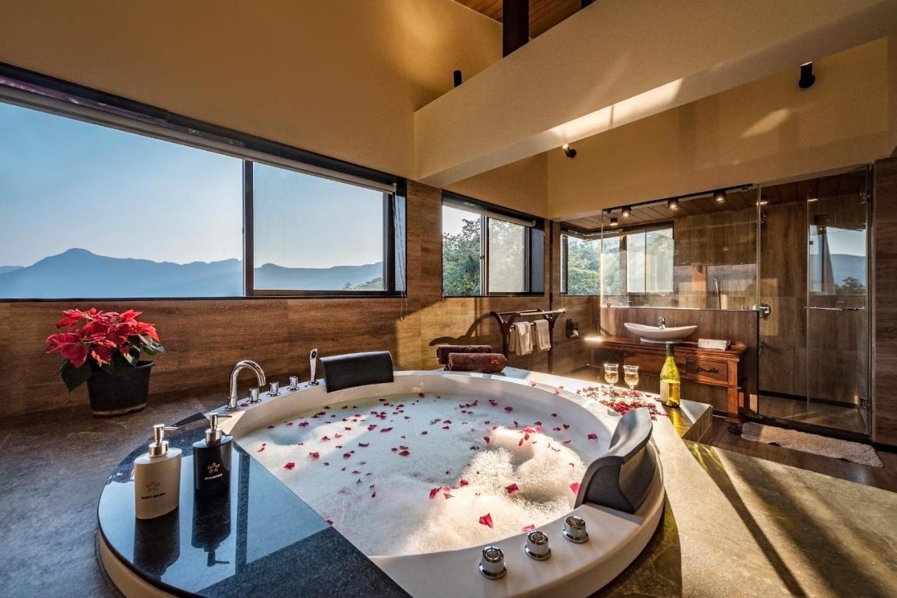 Saffronstays Althea - 4 Brd Veg Only Villa In Pawna With Jacuzzi In Every Room Lonavala Exterior photo